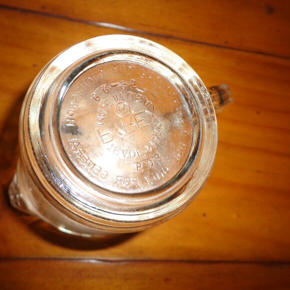 NEW Gold Heart Shaped Measuring Spoons/ Vtg. Glass PYREXRed Print Measuring Cup - Picture 6 of 16